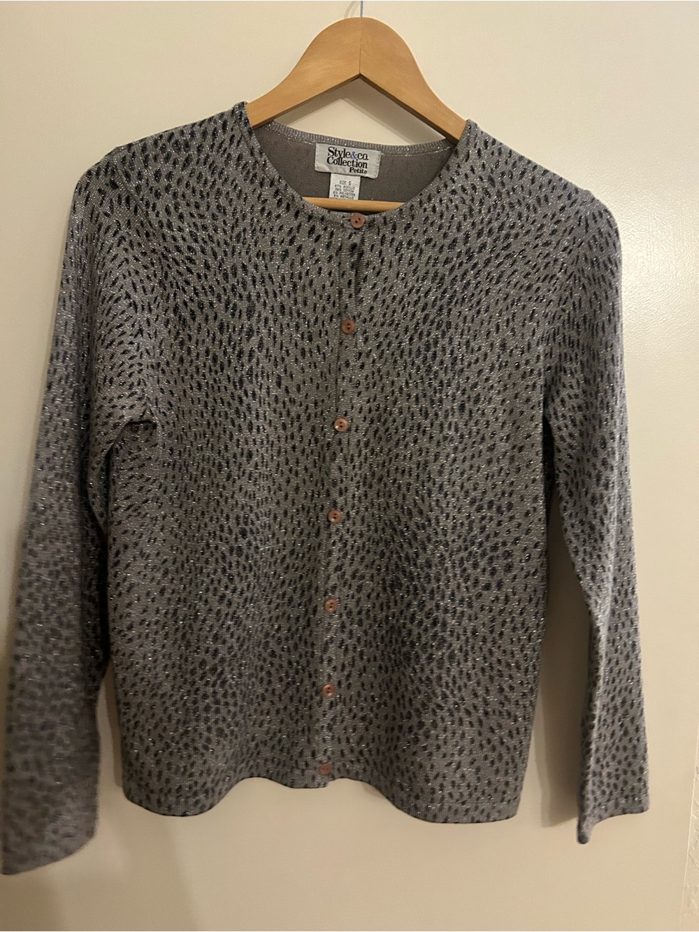 💚5 for $25💚 Style & Co. Gray leopard print  Button-Up Cardigan